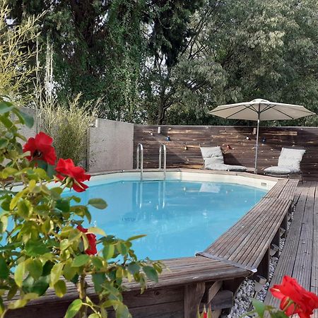 Hotel Location saisonnière avec piscine et terrasse au pied du luberon à Lauris Extérieur photo
