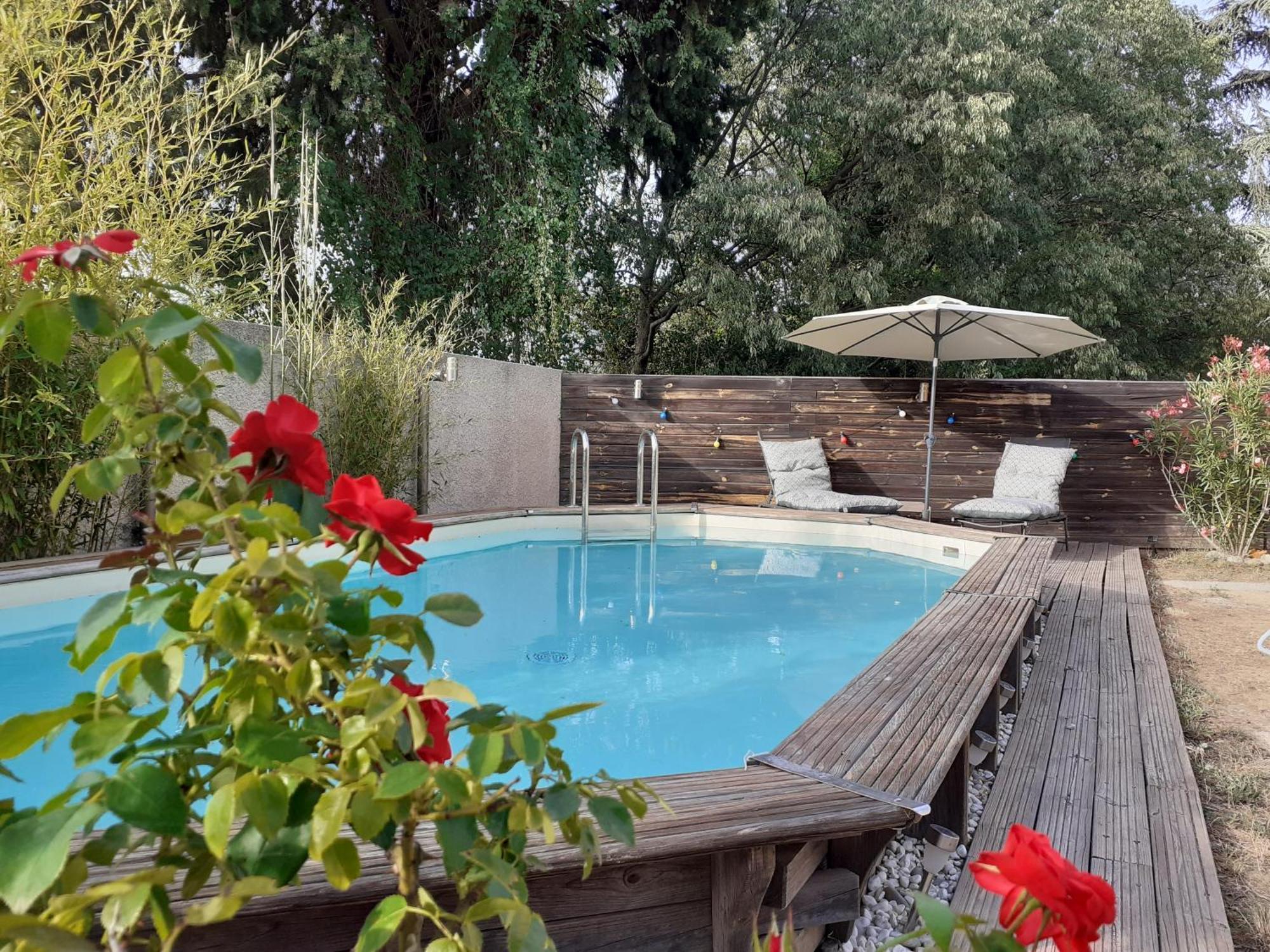 Hotel Location saisonnière avec piscine et terrasse au pied du luberon à Lauris Extérieur photo